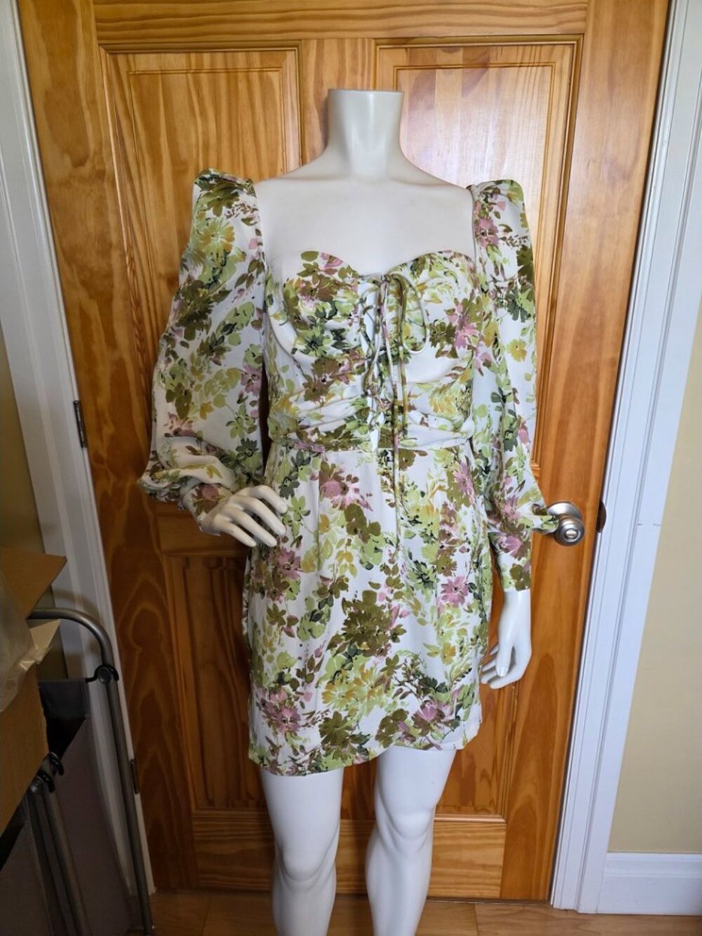 💛 84. Banjul Size Large Mini Dress